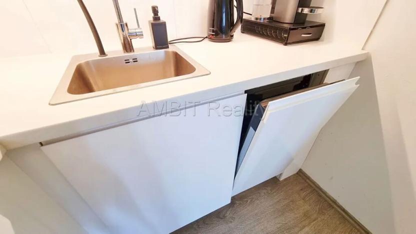 Pronájem bytu 2+kk, Praha - Hlubočepy, Voskovcova, 42 m2