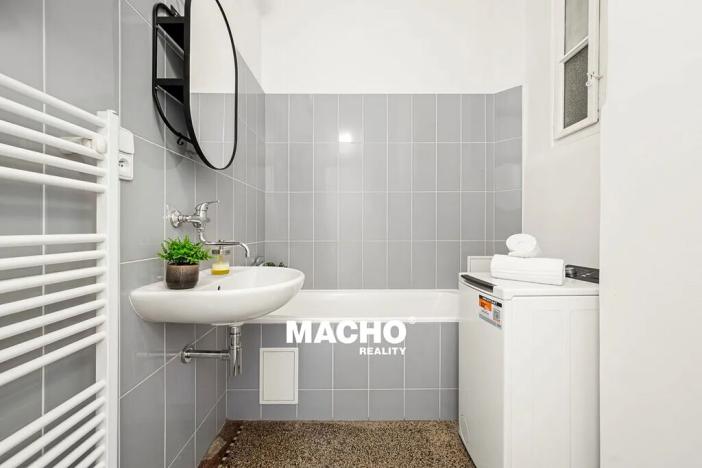 Pronájem bytu 1+kk, Praha - Vinohrady, Hradešínská, 37 m2