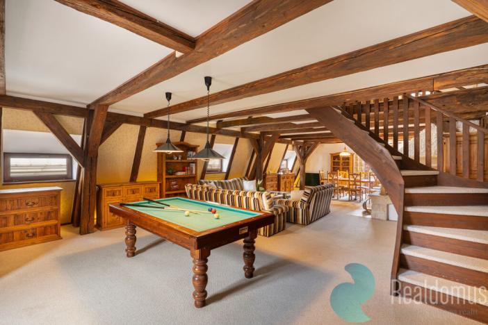 Prodej atypického bytu, Praha, Malostranské náměstí, 270 m2