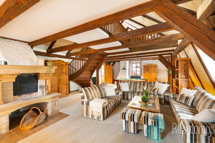 Prodej atypického bytu, Praha, Malostranské náměstí, 270 m2