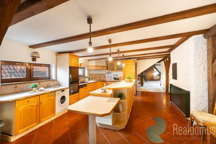 Prodej atypického bytu, Praha, Malostranské náměstí, 270 m2