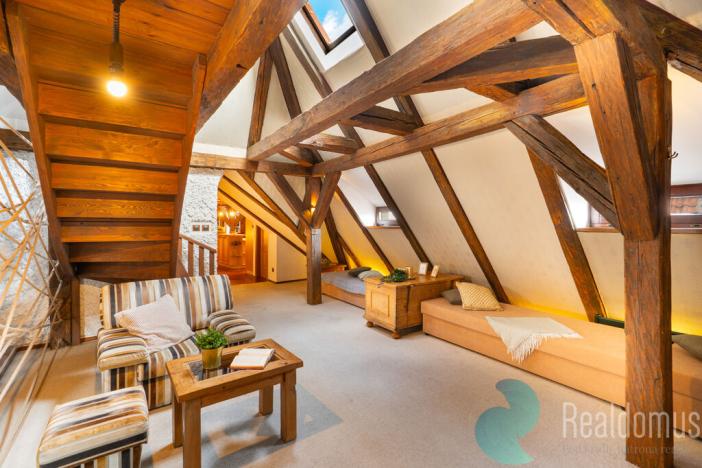 Prodej atypického bytu, Praha, Malostranské náměstí, 270 m2