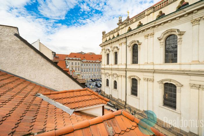 Prodej atypického bytu, Praha, Malostranské náměstí, 270 m2