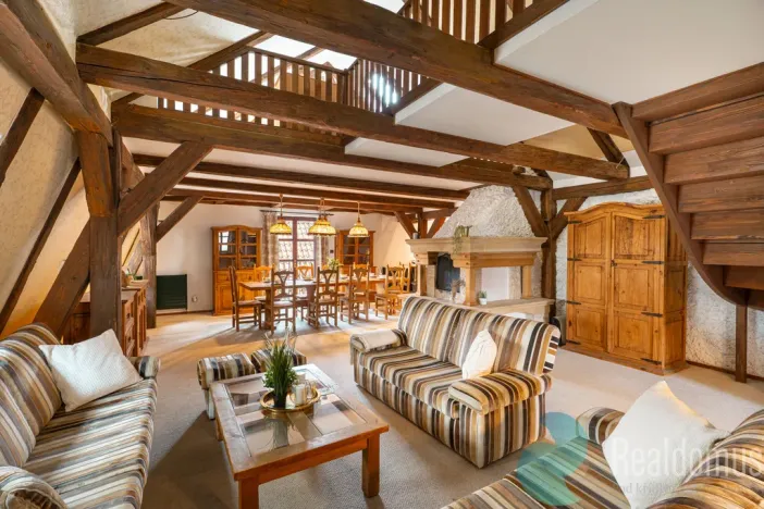 Prodej atypického bytu, Praha, Malostranské náměstí, 270 m2