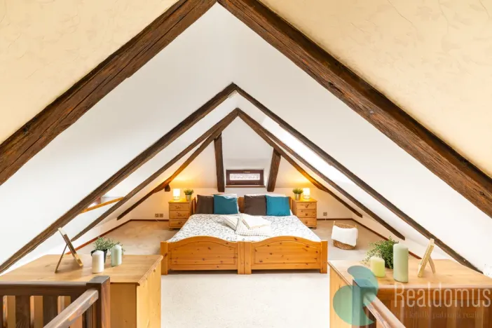 Prodej atypického bytu, Praha, Malostranské náměstí, 270 m2