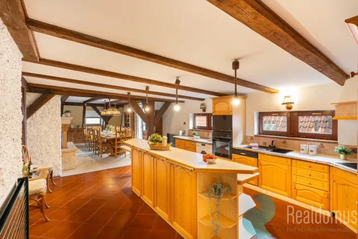 Prodej atypického bytu, Praha, Malostranské náměstí, 270 m2