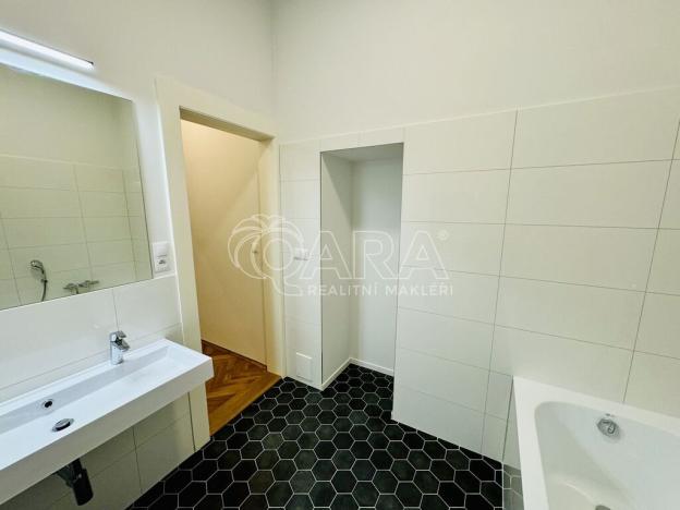 Pronájem bytu 3+1, Praha, Revoluční, 125 m2