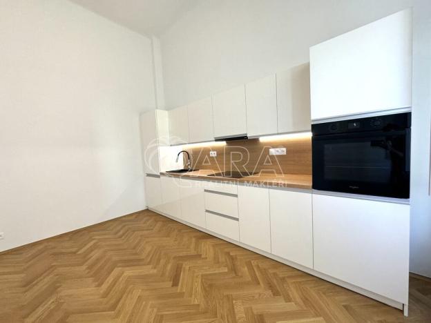 Pronájem kanceláře, Praha, Revoluční, 125 m2