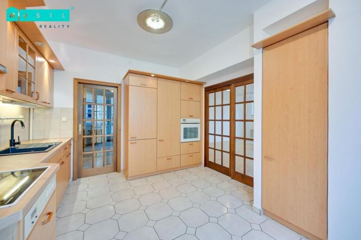 Pronájem bytu 3+1, Olomouc, Bezručova, 119 m2