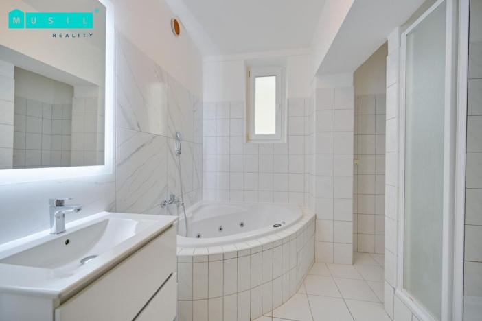 Pronájem bytu 3+1, Olomouc, Bezručova, 119 m2