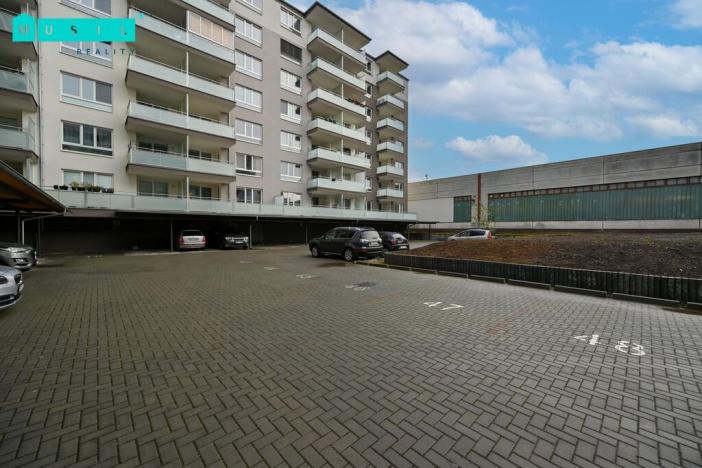 Pronájem garážového stání, Olomouc - Povel, Janského, 12 m2