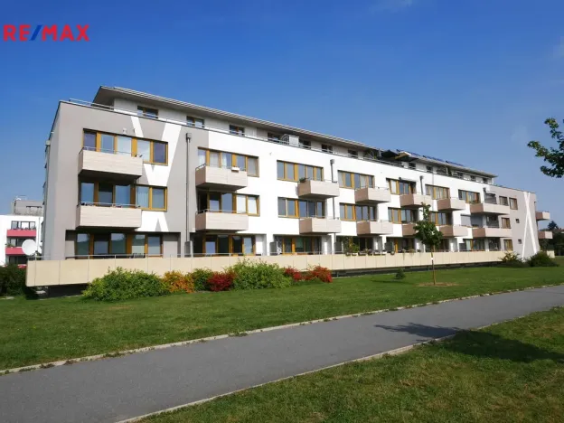 Pronájem bytu 1+kk, Praha - Hostavice, U Hostavického potoka, 43 m2