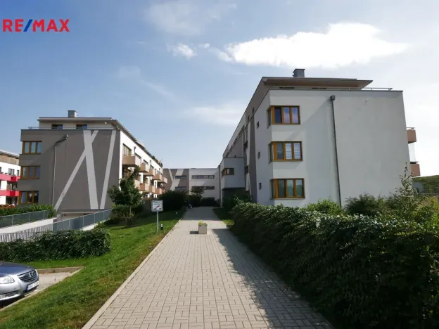 Pronájem bytu 1+kk, Praha - Hostavice, U Hostavického potoka, 43 m2