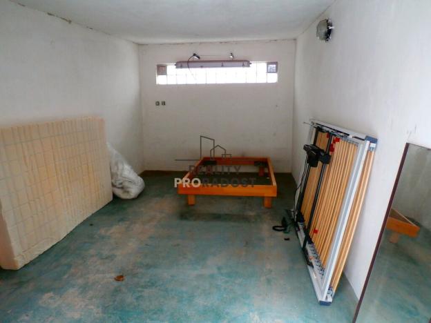 Pronájem garáže, Znojmo, Pod Soudním vrchem, 16 m2