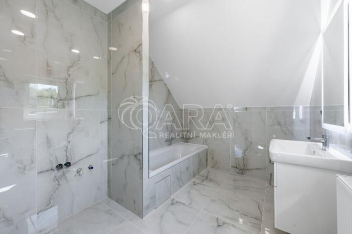 Prodej rodinného domu, Žebrák, Na Pěšině, 325 m2