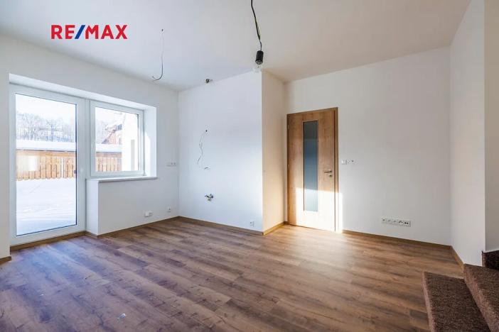 Prodej bytu 2+kk, Svoboda nad Úpou, Nádražní, 36 m2