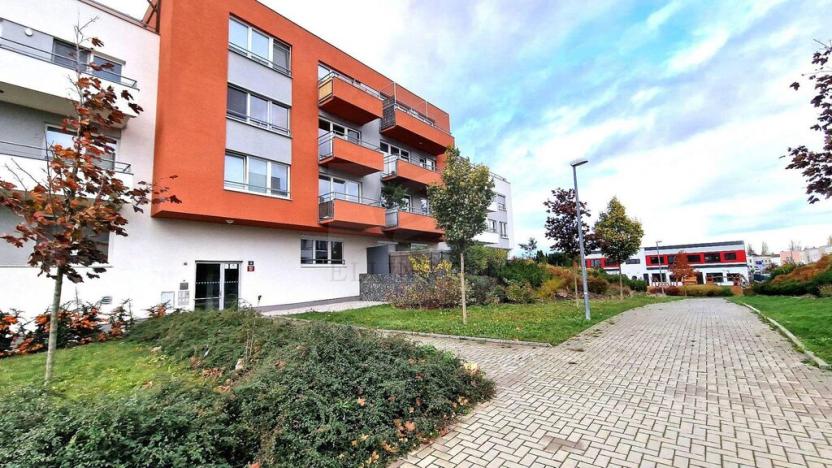 Pronájem bytu 2+kk, Praha - Letňany, Hlučkova, 59 m2