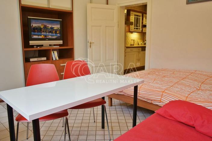 Pronájem bytu 1+1, Praha - Nové Město, Ostrovní, 30 m2