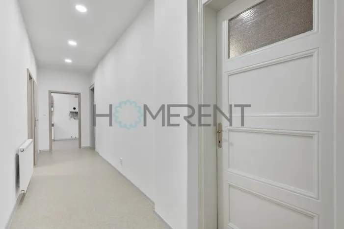 Pronájem bytu 3+1, Liberec - Liberec III-Jeřáb, nám. Soukenné, 106 m2