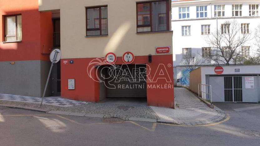 Pronájem garážového stání, Praha - Žižkov, Baranova, 14 m2