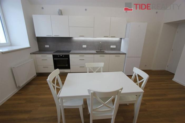 Pronájem bytu 2+kk, Praha, Svobodova, 50 m2