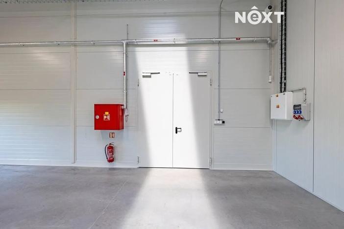 Pronájem skladu, Milovice, 386 m2