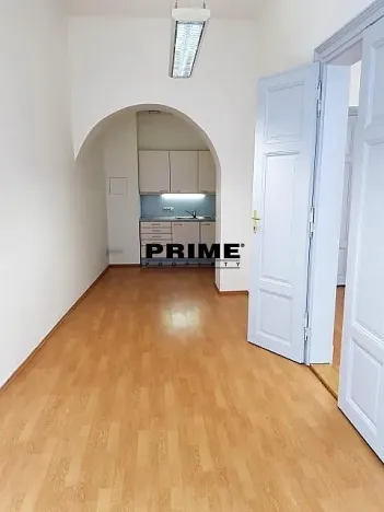 Pronájem kanceláře, Praha - Smíchov, Štefánikova, 70 m2