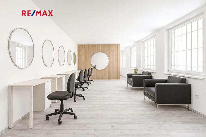 Prodej kanceláře, Praha - Karlín, Pernerova, 60 m2