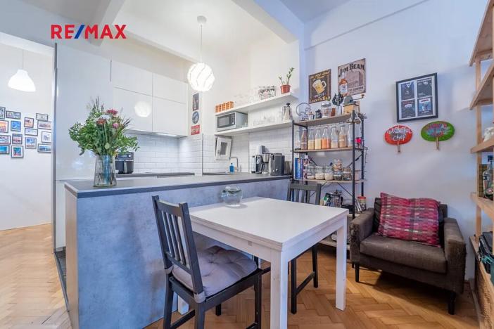 Prodej bytu 2+kk, Praha - Holešovice, Veverkova, 58 m2