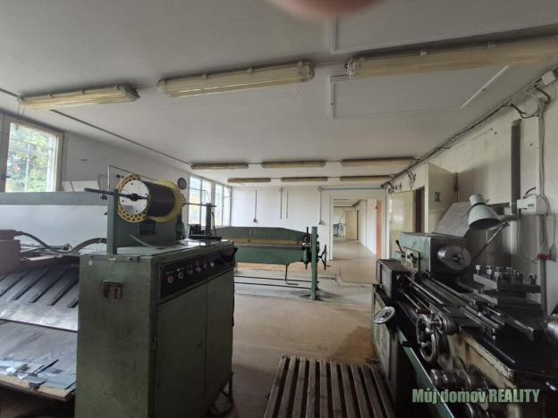 Pronájem výrobních prostor, Světice, V Zahradách, 250 m2