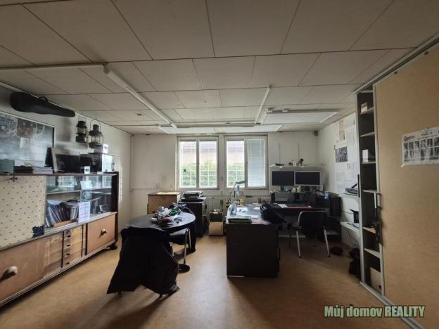 Pronájem výrobních prostor, Světice, V Zahradách, 250 m2
