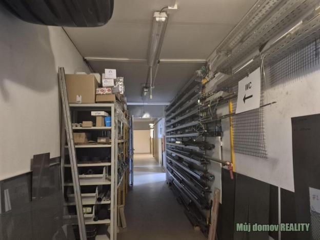 Pronájem výrobních prostor, Světice, V Zahradách, 250 m2