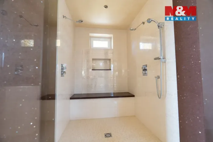 Prodej rodinného domu, Louny, Březinova, 429 m2