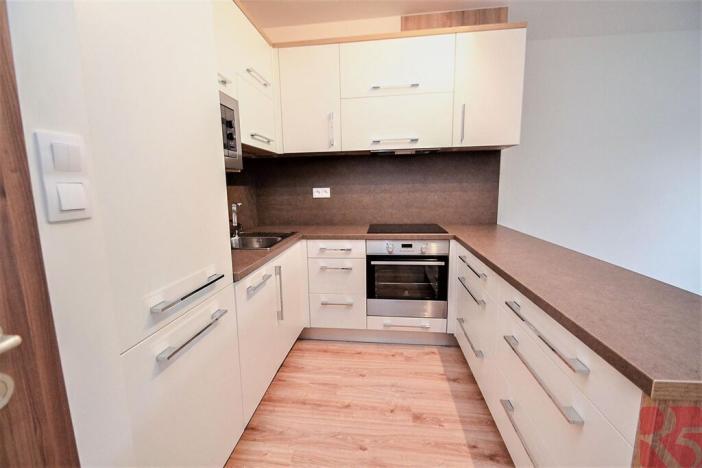 Pronájem bytu 2+kk, Praha - Žižkov, V zahrádkách, 61 m2