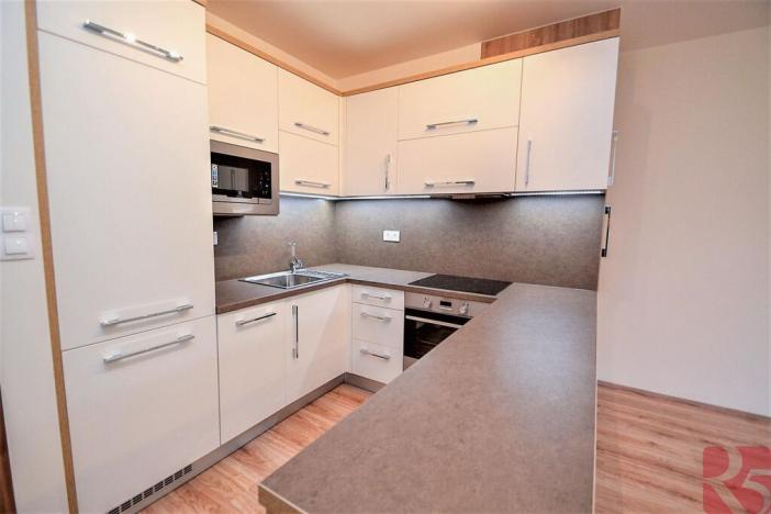 Pronájem bytu 2+kk, Praha - Žižkov, V zahrádkách, 61 m2