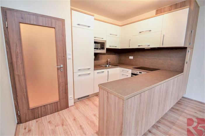 Pronájem bytu 2+kk, Praha - Žižkov, V zahrádkách, 61 m2