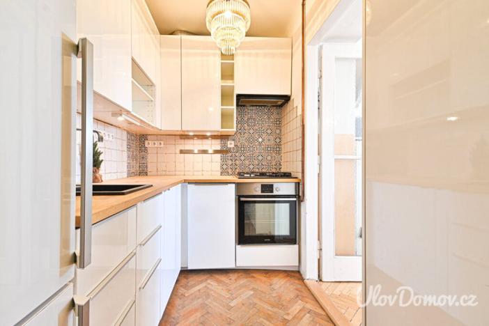 Pronájem bytu 1+kk, Praha - Vinohrady, V Horní Stromce, 42 m2