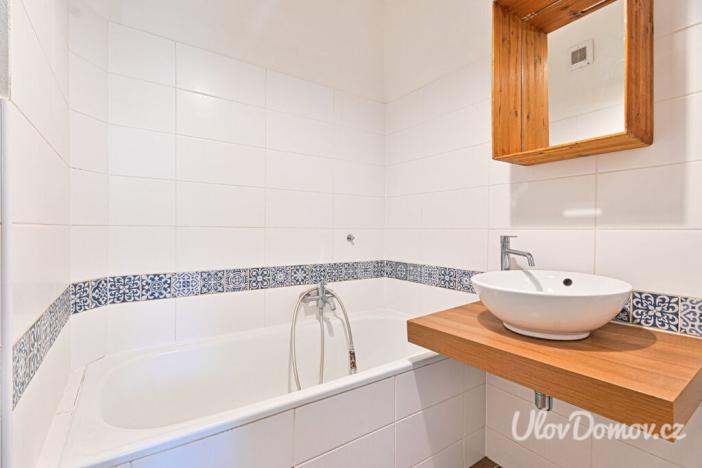 Pronájem bytu 1+kk, Praha - Vinohrady, V Horní Stromce, 42 m2