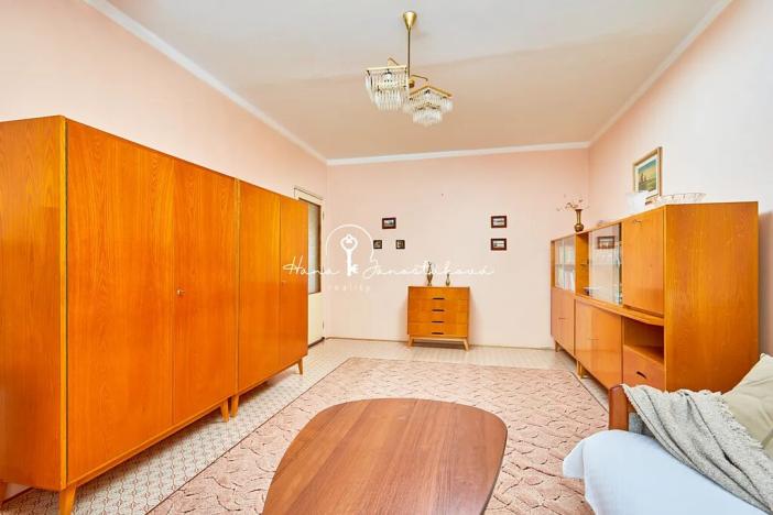 Prodej bytu 2+1, Lišov, Čechova, 63 m2