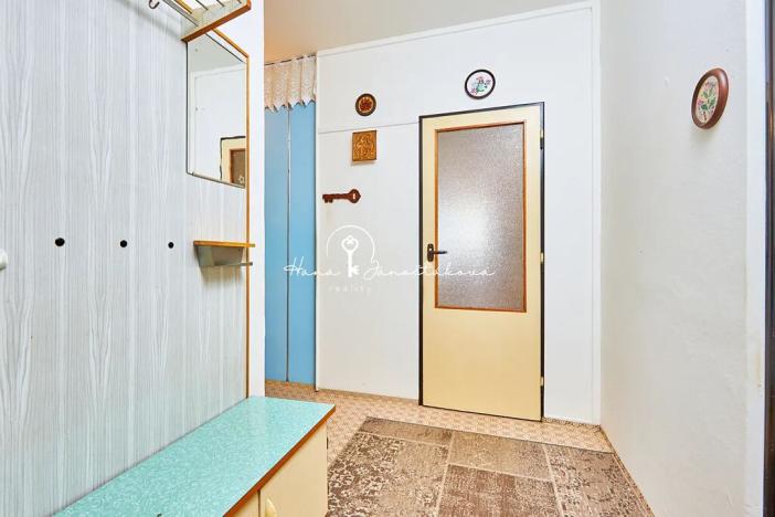 Prodej bytu 2+1, Lišov, Čechova, 63 m2