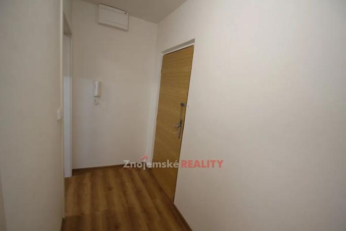 Pronájem bytu 1+kk, Znojmo, Krylova, 30 m2