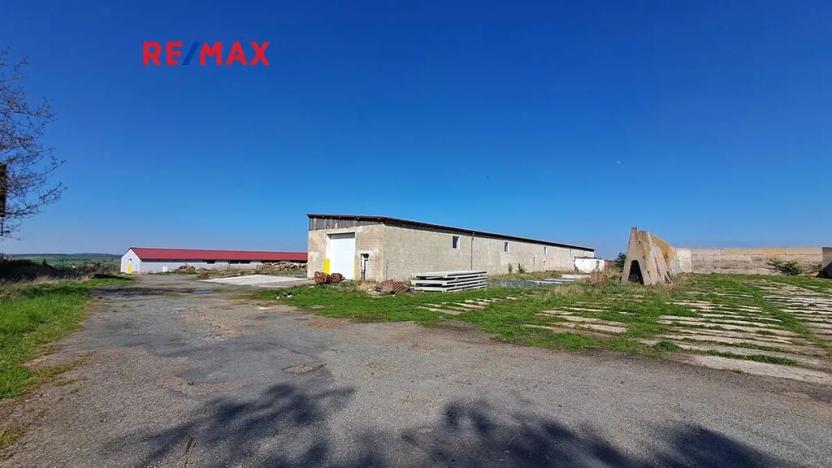 Pronájem skladu, Dolní Chvatliny, 3690 m2