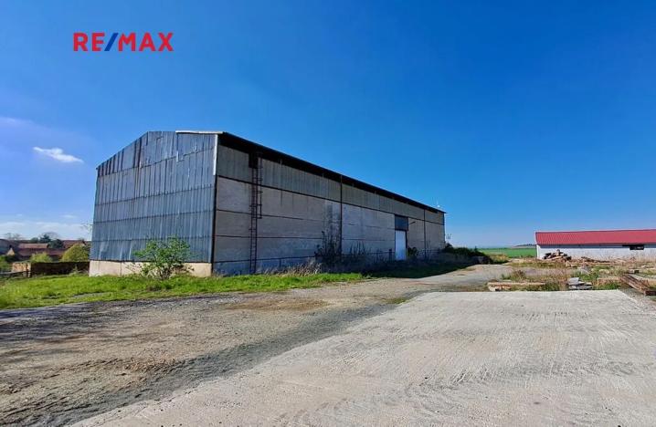 Pronájem skladu, Dolní Chvatliny, 3690 m2