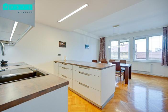 Pronájem bytu 3+1, Olomouc, Dolní náměstí, 100 m2