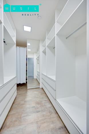 Pronájem bytu 3+1, Olomouc, Dolní náměstí, 100 m2