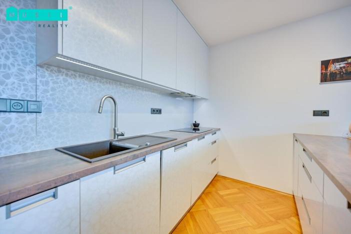 Pronájem bytu 3+1, Olomouc, Dolní náměstí, 100 m2