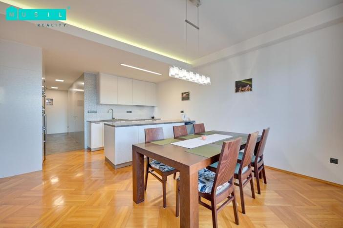 Pronájem bytu 3+1, Olomouc, Dolní náměstí, 100 m2