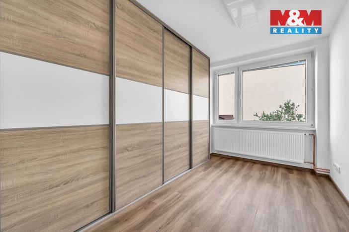 Prodej bytu 3+1, Červený Kostelec - Lhota za Červeným Kostelcem, 17. listopadu, 69 m2