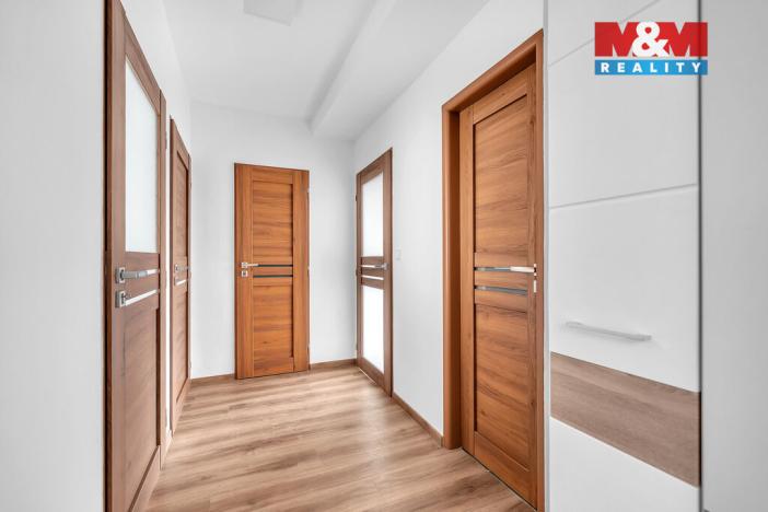 Prodej bytu 3+1, Červený Kostelec - Lhota za Červeným Kostelcem, 17. listopadu, 69 m2