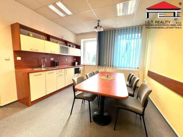 Pronájem skladu, Ostrava, Sokolská třída, 181 m2